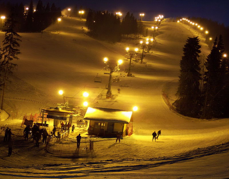 Список из десяти горнолыжных курортов в Польше не является рейтингом лучших мест для катания на лыжах, ни самых дешевых, ни самых красивых или самых длинных трасс и наибольшего количества подъемников
